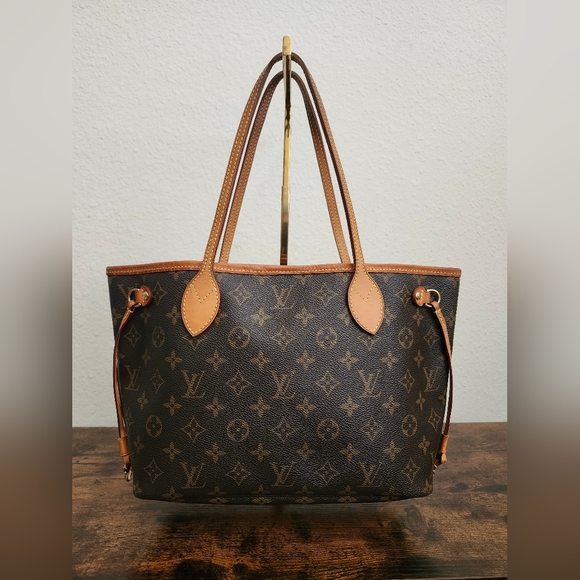 Louis Vuitton Handbags - Louis Vuitton Neverfull Tote Monogram Canvas PM